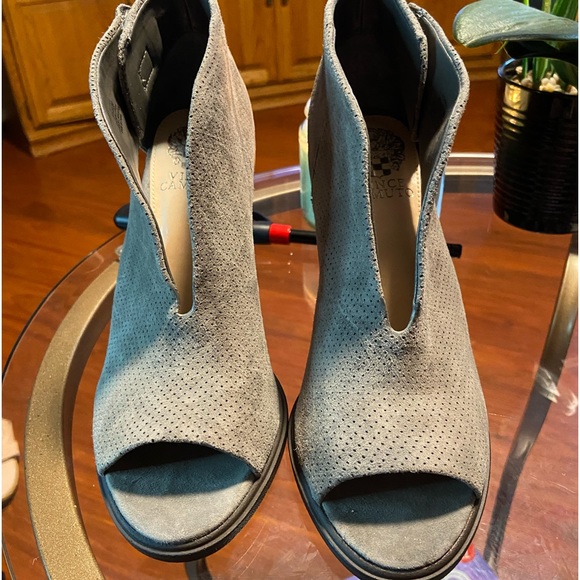 vince camuto booties - Picture 2 of 5